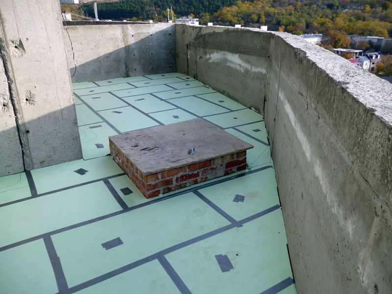 Устройство гидроизоляционного слоя мастикой Полилайн-04 по пенополистиролу